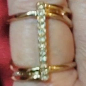 Crystal bar ring